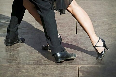 Tango dancers