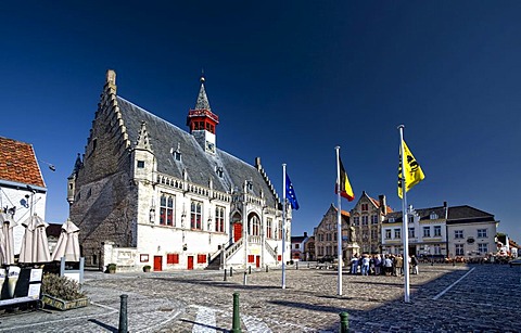 Statue to the poet Jacob van Maerlant on the market square in front of the town hall, Damme, West Flanders, Flanders, Belgium, Europe