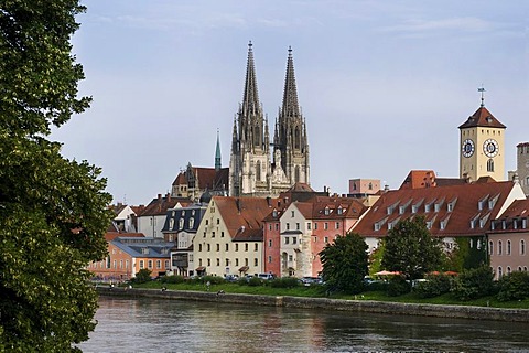 Historic district, view across the Danube River, Weinlaende harbour, the historic Rathausturm tower and Regensburg Cathedral, UNESCO World Heritage, Regensburg, Upper Palatinate, Bavaria, Germany, Europe