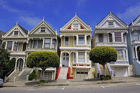 Victorian houses, Painted Ladies, Alamo Square in San Francisco, California, USA, America