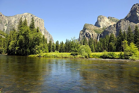 Typical landscape with the Merced River in Yosemite National Park, California, USA, North America