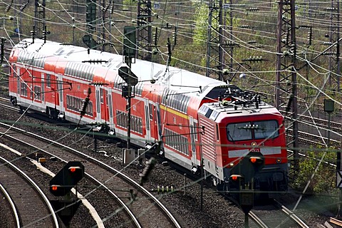 Double-deck train, regional train, on the track, railway, track network next to the Essen main railway station, Essen, North Rhine-Westphalia, Germany, Europe