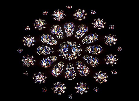 Rose window above king porch, Cathedral of Notre-Dame-de-Chartres, Chartres, Eure-et-Loir, Centre, France, Europe