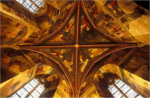 Ceiling frescoes in the Chapel of St. Jean, Chapelle du Consistoire, Papal Palace, Avignon, Provence, France, Europe