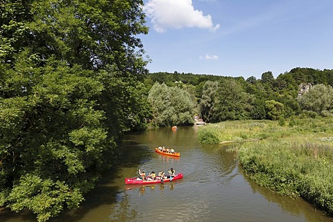 Canoes on the Altmuehl river, Altendorf, Altmuehltal region, Upper Bavaria, Bavaria, Germany, Europe