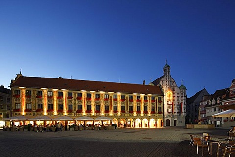 Steuerhaus building and town hall on the market square, Memmingen, Unterallgaeu region, Allgaeu, Schwaben, Bavaria, Germany, Europe