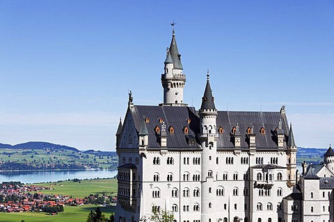 View from Mary's Bridge, Schloss Neuschwanstein Castle, Ostallgaeu, Allgaeu, Schwaben, Bavaria, Germany, Europe