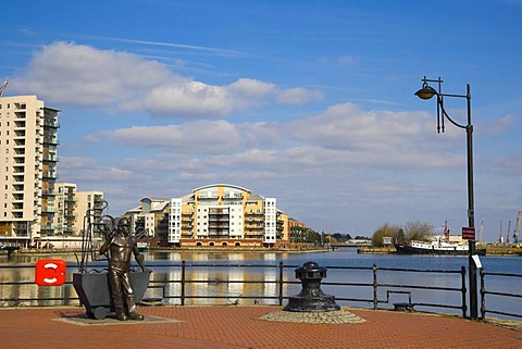 From Pit to Port, bronze statue by John Clinch, Jon Buck, Roath Basin, Waterfront Park, Cardiff Bay, Cardiff, Caerdydd, South Glamorgan, Wales, United Kingdom, Europe