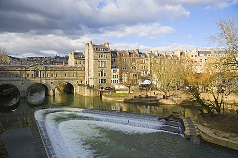 Pulteney Bridge over river Avon by Robert Adam, Bath, Somerset, England, United Kingdom, Europe