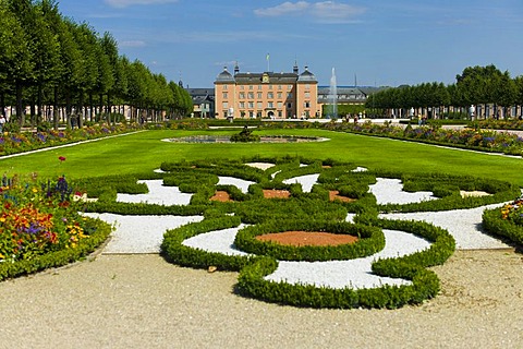 Castle gardens and Schloss Schwetzingen castle, 18th century, Schwetzingen, Baden-Wuerttemberg, Germany, Europe