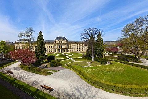 Court Gardens and Wuerzburg Residenz, a Baroque palace, UNESCO World Heritage Site, Wuerzburg, Bavaria, Germany, Europe