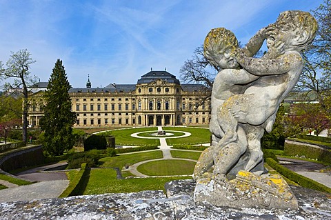 Court Gardens and Wuerzburg Residenz, a Baroque palace, UNESCO World Heritage Site, Wuerzburg, Bavaria, Germany, Europe