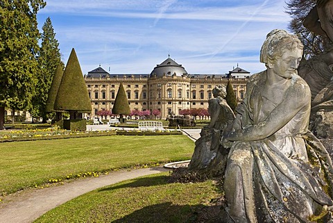 Court Gardens, Wuerzburg Residenz, a Baroque palace, UNESCO World Heritage Site, Wuerzburg, Bavaria, Germany, Europe