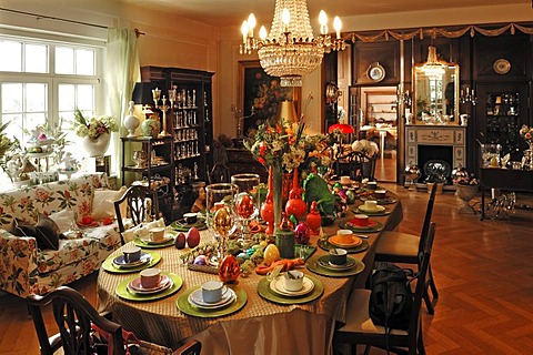 Sales room with Easter table decorations in a villa, Villa & Ambiente, Im Weller 28, Nuremberg, Middle Franconia, Bavaria Germany, Europe