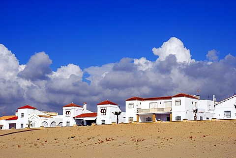 Holiday homes on the beach, La Antilla, Lepe, Costa de la Luz, Huelva region, Andalusia, Spain, Europe