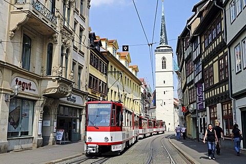 Marktstrasse market street, between Domplatz and Fischmarkt, at back Allerheiligenkirche All Saints Church, Erfurt, Thuringia, Germany, Europe