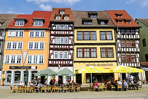 Historical architecture with half-timbered houses, cafes and restaurants, Domplatz cathedral square, Erfurt, Thuringia, Germany, Europe