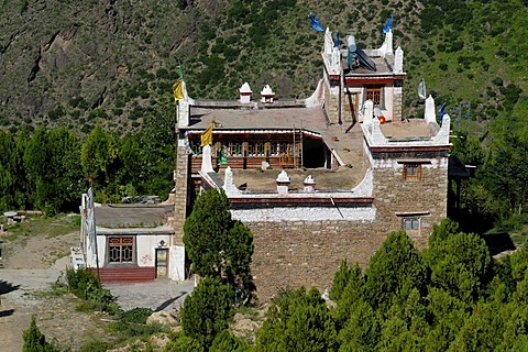 Tibetan houses, architecture in the old Kham in Joaju Zangzhai village, Danba, now Sichuan, China, Asia