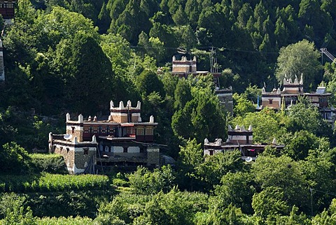 Tibetan houses, architecture in the old Kham in Joaju Zangzhai village, Danba, now Sichuan, China, Asia