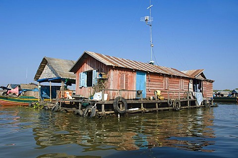 Floating village, Chong Khneas, Tonle Sap Lake, Siem Reap, Cambodia, Indochina, Southeast Asia