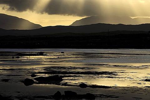 Connemara landscape at sunrise, Roundstone, County Galway, Republic of Ireland, Europe