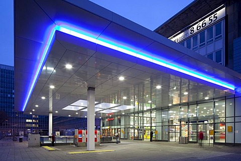 Central station, Essen, Ruhrgebiet region, North Rhine-Westphalia, Germany, Europe