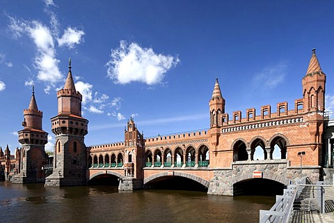 Oberbaumbruecke Bridge, Kreuzberg, Friedrichshain, Berlin, Germany, Europe