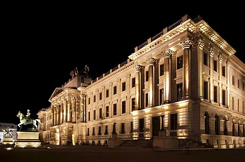 Reconstruction of Brunswick Palace, Schloss-Arkaden shopping centre, city library, city archive, castle museum, Braunschweig, Brunswick, Lower Saxony, Germany, Europe