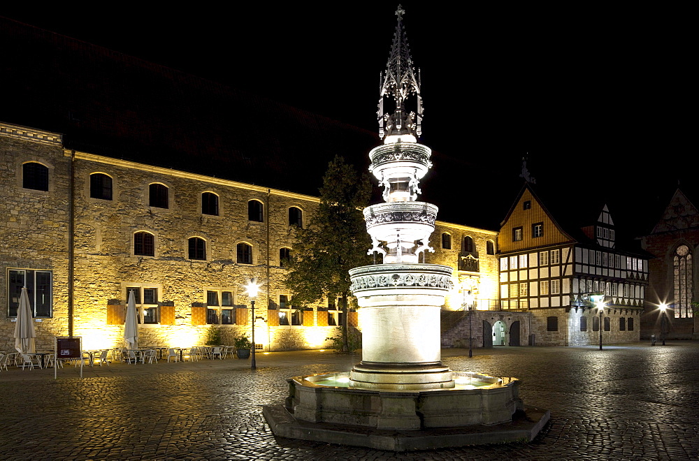 Marie Fountain on Altstadtmarkt square, Braunschweig, Lower Saxony, Germany, Europe