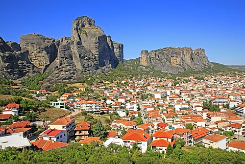 Panoramic views over Kalambaka at the foot of the Meteora Rocks, Thessaly, Greece, Europe