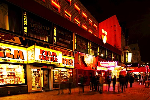 The Reeperbahn, main street of St. Pauli district, the entertainment and red light district in Hamburg, Hamburg, Germany, Europe