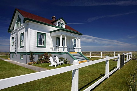 House, Dungeness Lighthouse on the sandspit of Olympic Peninsula, Sequim, Washington, USA