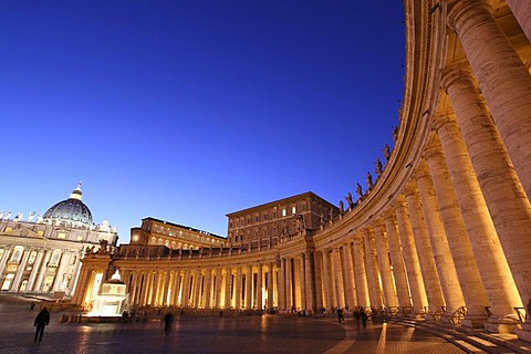 St. Peters Square and Apostolic Palace at night, Vatican City, Rome, Latio, Italy, Europe