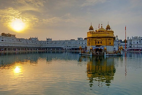 Golden Temple, Harmandir Sahib, sunset, reflection, Amritsar, India, Asia