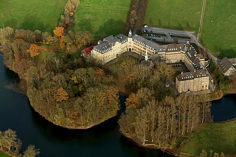 Aerial view, Wasserschloss Niederrhein moated castle, manor, Haus Aspel monastery, school, Rees, Niederrhein region, North Rhine-Westphalia, Germany, Europe