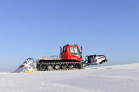 Snowcat on Mt Feldberg, Black Forest, Baden-Wuerttemberg, Germany, Europe