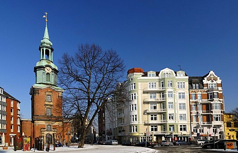 The Heilige Dreieinigkeitskirche Holy Trinity Church and houses in St. Georg, Hamburg, Germany, Europe