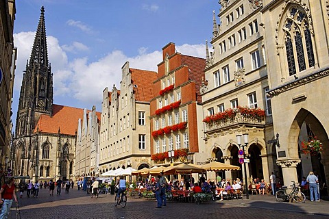 Prinzipalmarkt square with Saint Lamberti church, Muenster, North Rhine-Westphalia, Germany, Europe