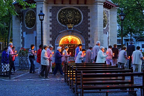 Pilgrims, Chapel of Grace, Kevelaer, North Rhine-Westfalia, Germany, Europe