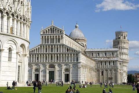 Battistero baptistery and Duomo Santa Maria Assunta cathedral with Campanile Leaning Tower, Piazza del Duomo, UNESCO World Heritage, Pisa, Tuscany, Italy, Europe