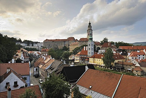 View of the historic old town with St. Jodocus and castle tower of Cesky Krumlov Castle, UNESCO World Heritage Site, Cesky Krumlov, Czech Republic, Europe