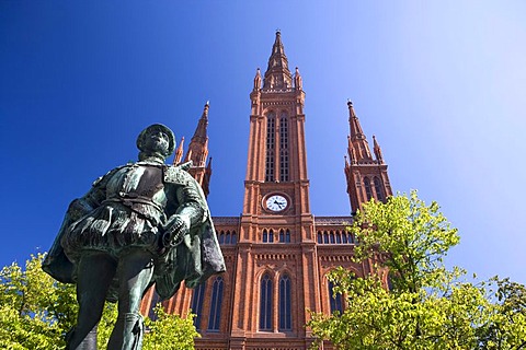 Monument to William I, Prince of Orange, Count of Nassau, in front of the Market Church in Wiesbaden, Hesse, Germany, Europe