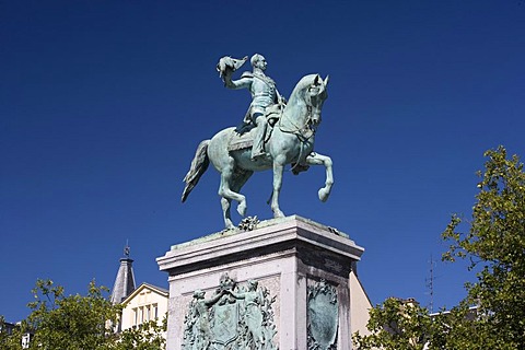 Place Guillaume II square with equestrian statue of Wilhelm II in Luxembourg City, Luxembourg, Europe