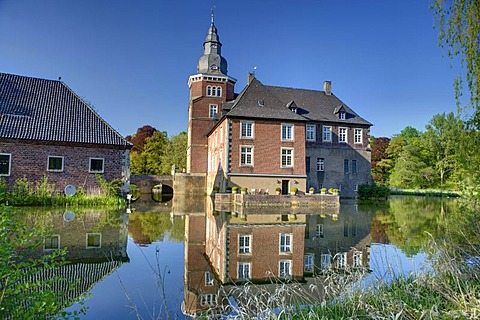 Haus Sandfort or Schloss Sandfort moated castle in Olfen-Vinum, Muensterland region, North Rhine-Westphalia, Germany, Europe