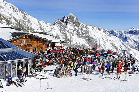 Restaurant Sonn Alpin on the plateau on Mt. Zugspitze, Wettersteingebirge moutains, Werdenfels, Upper Bavaria, Bavaria, Germany, Europe