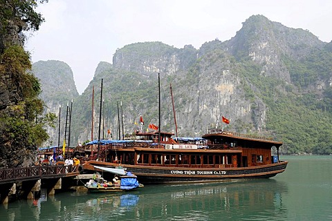 Ships anchored off Bo Hon Island, Halong Bay, Vinh Ha Long, North Vietnam, Vietnam, Southeast Asia, Asia