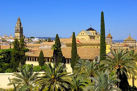 Alcazar de los Reyes Cristianos, Alcazar of Catholic Kings and minaret tower of the Great Mosque, Cordoba, Andalusia, Spain, Europe