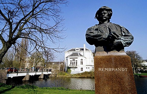 Rembrandt monument at the Witte Single canal, Leiden, South Holland, Netherlands, Europe