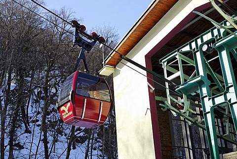 Cable car cabin leaving the valley station, Thale, Harz, Saxony-Anhalt, Germany, Europe