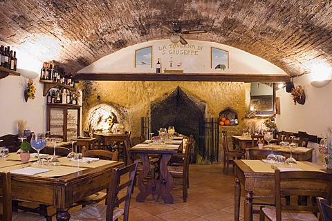 Laid tables in a restaurant, La Taverna di San Giuseppe, Siena, Tuscany, Italy, Europe